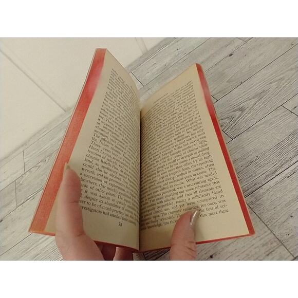 The Incurable Wound by Berton‎ Roueche 1966 Berkley Red Edge Vtg Paperback - Picture 10 of 10